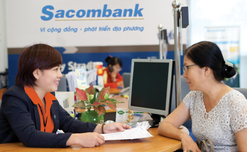 nhân viên tư vấn tận tình gói vay mua nhà tại Sacombank 