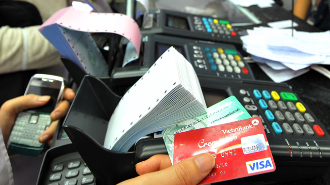 Nợ thẻ tín dụng trong thời gian bùng nổ đại dịch COVID? Phương án cho chủ thẻ hiện nay