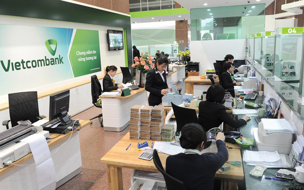 vietcombank thu phí SMS Banking