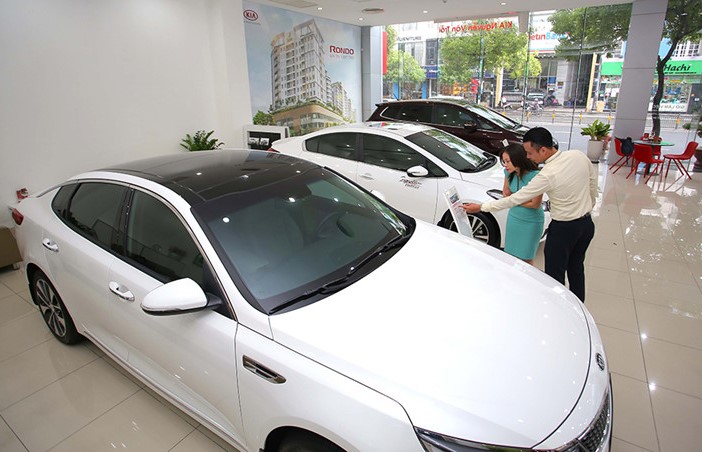 Doanh số bán xe ô tô giảm