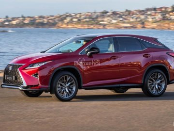 Lexus RX 7 chỗ sẽ ra mắt vào cuối năm nay nhằm cạnh tranh với Volvo XC90