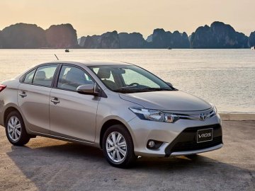 Không tung chiêu giảm giá, xe Toyota vẫn đắt hàng