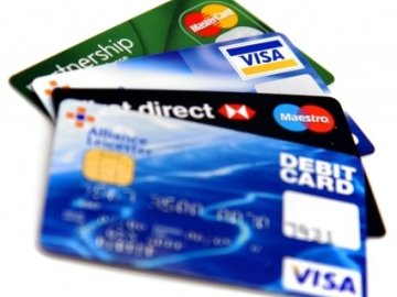 Thẻ tín dụng phụ có tiện ích gì và có nên mở thẻ phụ hay không?