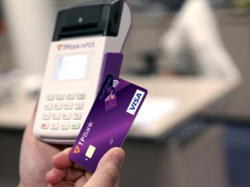TPBank triển khai thẻ Visa payWave chạm nhẹ là thanh toán
