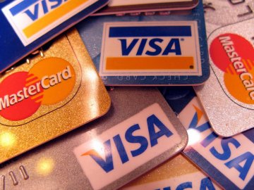 Phí thường niên thẻ tín dụng ngân hàng Sacombank là bao nhiêu?