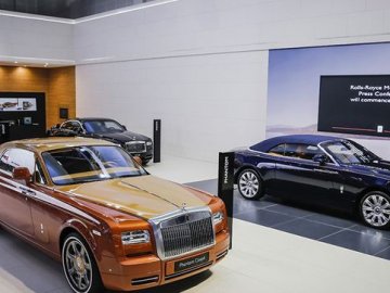 Rolls-Royce Phantom Coupe Tiger tái xuất với giá 12,5 tỷ đồng