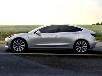 Tesla Model vượt trội với 3 động cơ kép có thể tăng tốc từ 0-96km chỉ trong 3,5 giây