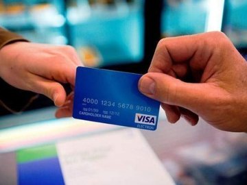 Giải đáp: Làm thẻ Visa Vietcombank mất bao lâu?