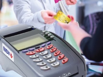 Cập nhật phí thanh toán qua máy POS các ngân hàng