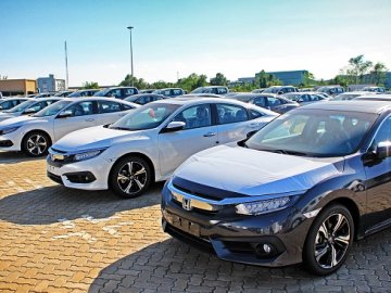 Lượng ô tô nhập khẩu đạt kỉ lục trong tuần qua
