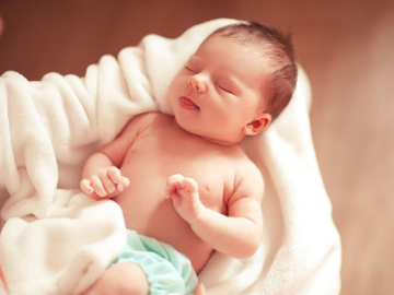 Có nên mua bảo hiểm cho trẻ sơ sinh? Top 5 gói bảo hiểm tốt nhất cho ...