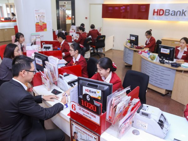 HDBank tặng vàng cho khách gửi tiết kiệm cuối năm