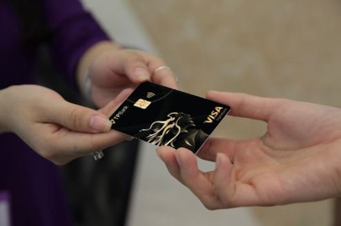 Ra mắt thẻ tín dụng kim loại cao cấp tại TPBank